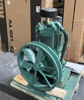 R2-30a-p01 Champion Pneumatic Air Compressor Pump Splash Lubricated 2 Stage 5 Hp 9.7/17.3