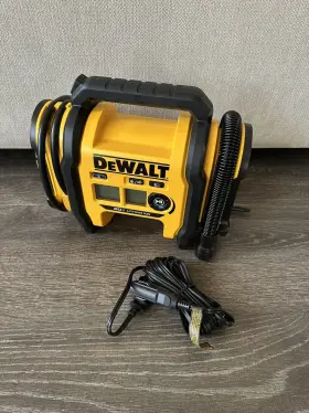 Dewalt 445000431479 20v Max Cordless Electric Portable Inflator Tool Only