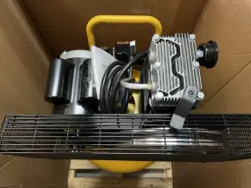 Dxcm303 Dewalt Brand New 30-gal. 175 Psi Vertical Portable Air Compressor #dxcm303