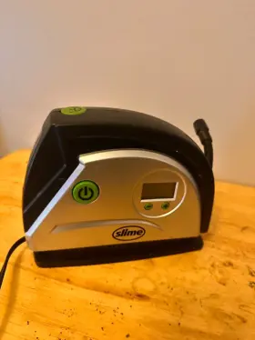 40051 Digital Slime 12v Tire Inflator