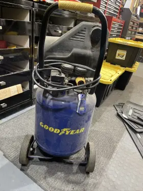 Goodyear 886607500026 10-gallons Portable 150 Psi Vertical Air Compressor
