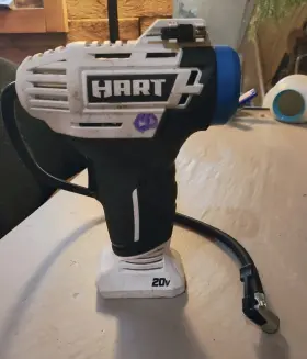 Hpif01 Hart 20 Volt Digital Cordless Tire Air Pump Inflator With 20-inch Hose Tool Only