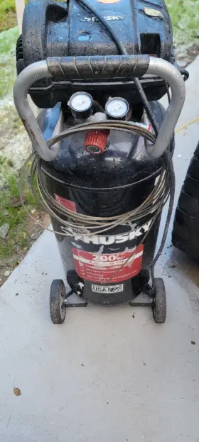Husky C202h 20 Gal. 200 Psi Oil Free Portable Vertical Electric Air Compressor