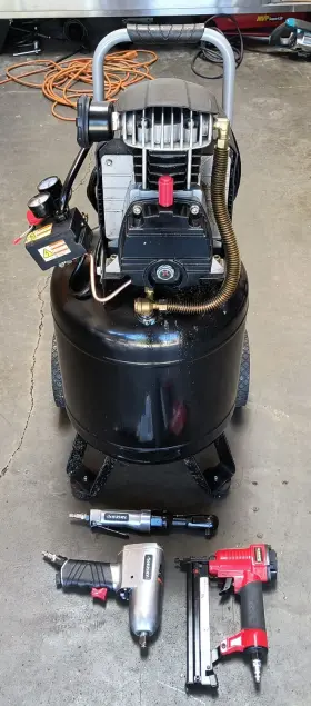 L210vwdvp Husky 1.5 Hp 10 Gal 135 Psi Oil Lubricated Air Compressor With Kit