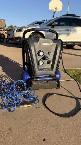 0791911 Kobalt 2 Gallon 1 Horse Air Compresser