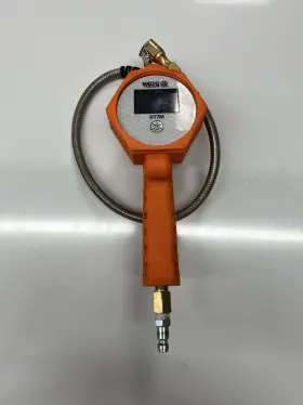 Matco Tools Dt7m Rechargeable Digital Tire Inflator With Quick Chuck Orange