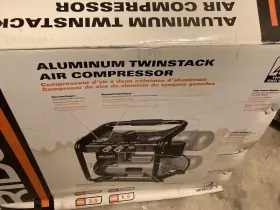 Of25135 Ridgid 2.5 Gal. Psi 135 Aluminium Twinstack Air Compressor New Open Box