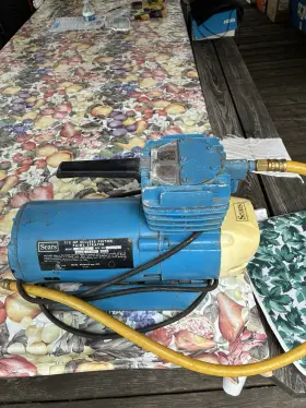 106.151221 Sears - Vintage Oilless Piston Paint Sprayer Compressor 115 Volts 1/2 Hp