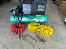 Speedaire 5z598b 1 Hp Air Compressor 3 Gal 120 Psi With Accessories